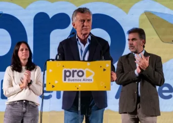 A la sombra de las encuestas, Macri le planteó la paritaria bonaerense a Milei y en el PJ asoma un triple acuerdo