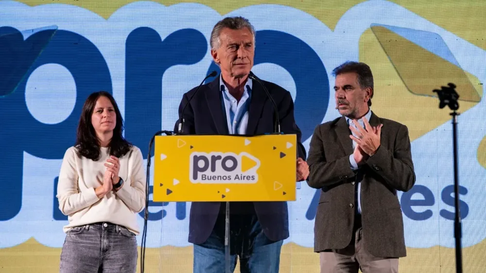 A la sombra de las encuestas, Macri le planteó la paritaria bonaerense a Milei y en el PJ asoma un triple acuerdo