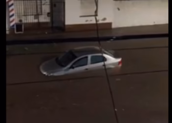 Feroz temporal en Buenos Aires: granizo, ráfagas y graves inundaciones en distintos barrios