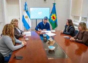 Firma de nuevos comodatos destinados a instituciones educativas