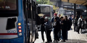 En PBA el boleto de colectivo subió 1.545% desde diciembre de 2023
