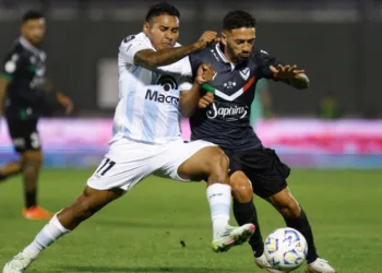 Vélez derrotó a Gimnasia y Tiro y podría medirse con Boca en los octavos