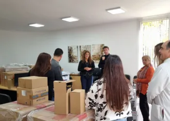 El Ministerio de Salud bonaerense entregó equipamiento informático a los municipios de Junín y Alem