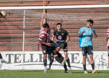 Rivadavia de Lincoln venció a Defensa y sorpresivo empate de River con La Favela