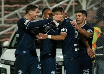 Independiente Rivadavia es el primer equipo en clasificar a octavos