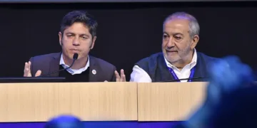 Axel Kicillof en modo campaña: «Vamos a hablar con todo el mundo» y «a Milei le queda poco»