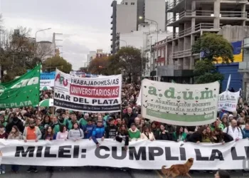 La Marcha Federal Universitaria se replicó en toda la provincia de Buenos Aires