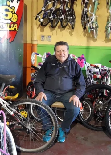 Héctor Ramírez: una vida como bicicletero