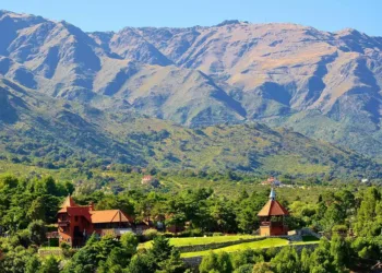 Sierras, mar o montaña: cómo elegir tu próxima escapada