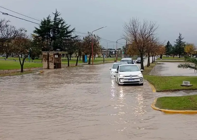 Lluvias y vientos complicaron a distritos bonaerenses