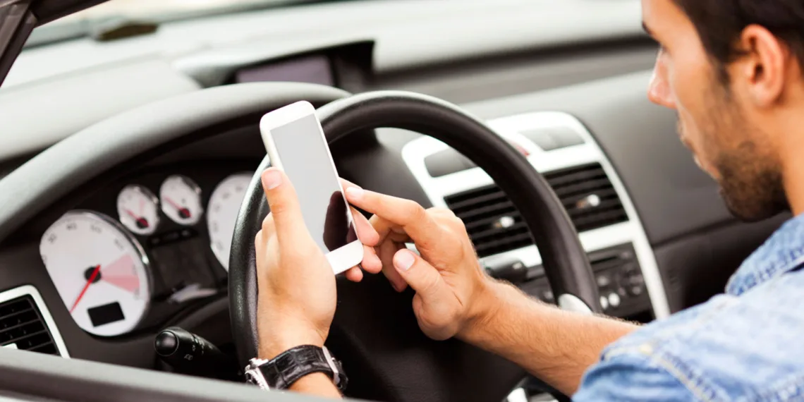 Celular al volante: un riesgo fatal