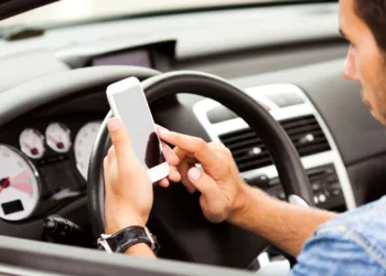 Celular al volante: un riesgo fatal