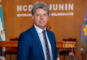 Cristina: “Convocamos a un cabildo abierto para escuchar a los vecinos y potenciarnos en cada municipio”