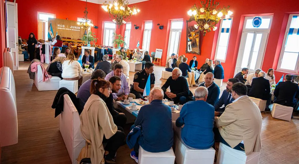 Referentes locales compartieron sus reflexiones sobre la fecha patria