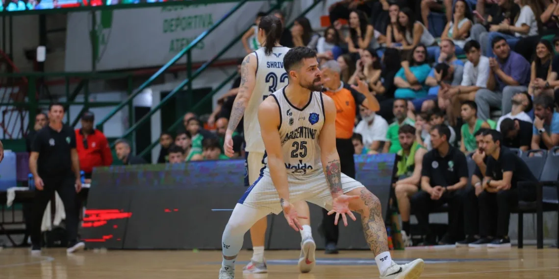 Con un Balbi sensacional, Argentino dio el golpe en Córdoba y empató la serie de Permanencia