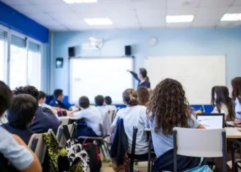 Polémica por el destino de los aportes a docentes extra programáticos y el personal no docente