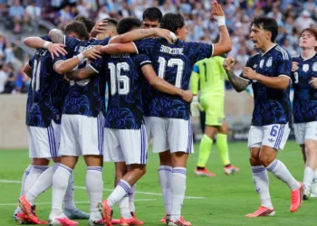 La ilusión de un país: Argentina inicia la defensa del título mundial ante Argelia