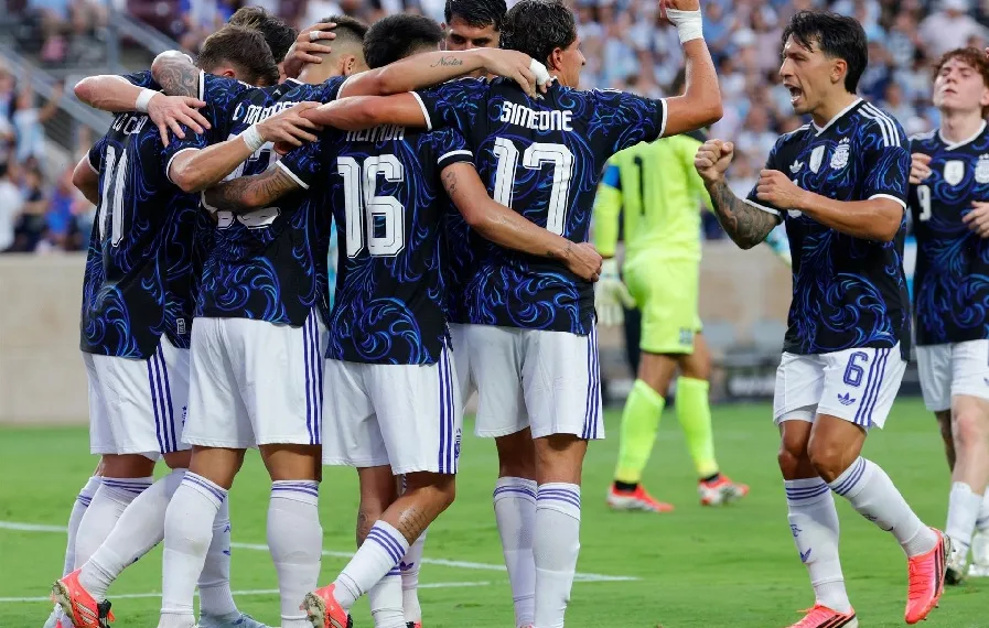La ilusión de un país: Argentina inicia la defensa del título mundial ante Argelia