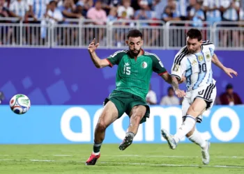 Con una actuación estelar de Messi, Argentina goleó a Argelia en su debut