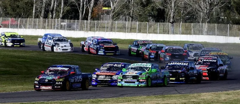 Álvaro Oroza clasifica en La Plata en la quinta fecha del TC Pista Pick Up