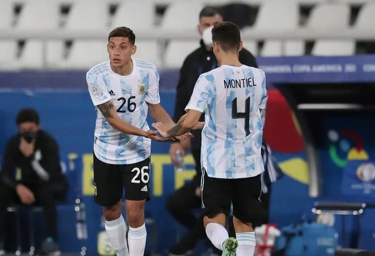 Montiel se entrenó diferenciado y podría perder el puesto con Molina
