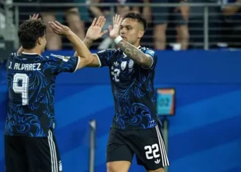 Lautaro Martínez cortó su racha en Mundiales y le sacó ventaja a Julián
