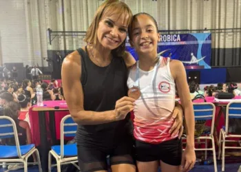 Emilia Beliza, la gimnasta de 13 años que tiene por delante una cita con la historia