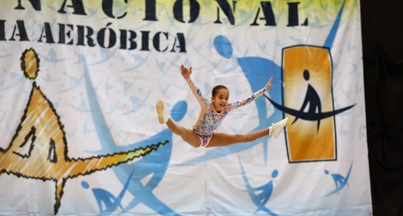 Emilia, de 13 años, clasificó al Mundial y busca apoyo para llegar a Pamplona