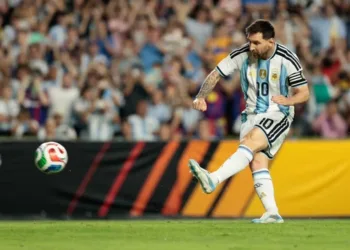 Argentina goleó a Islandia y se prepara de la mejor manera para el Mundial