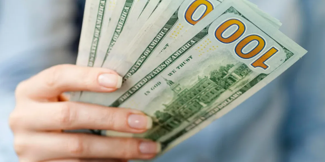 El dólar oficial cerró a $1.500, una suba de $5 con relación al último cierre