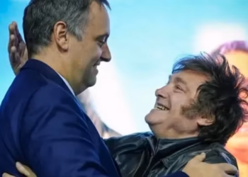 Milei bancó otra vez a Adorni en redes tras el escándalo de su declaración jurada