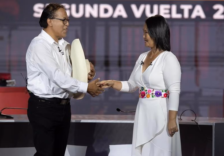 Empate técnico entre Keiko Fujimori y Roberto Sánchez