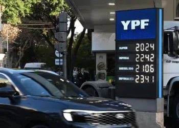 Cuándo bajarán los precios de la nafta tras el anuncio de acuerdo entre Estados Unidos e Irán