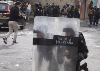 Bolivia: choques entre manifestantes y policías en el centro de La Paz