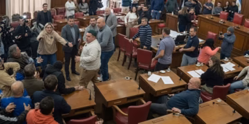 Repudian la pelea entre taxistas y conductores de aplicaciones en Mar del Plata