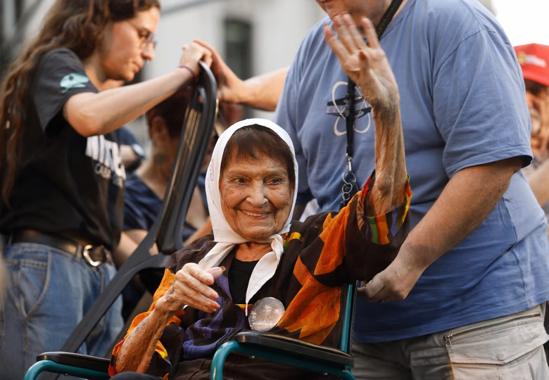 Murió Taty Almeida, presidenta de Madres de Plaza de Mayo