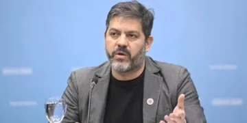 Bianco cruzó a Máximo Kirchner, pero buscó bajarle el tono a la interna