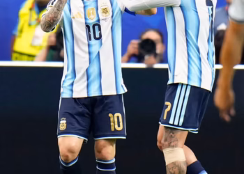 Argentina con doblete y récord de Messi venció a Austria y clasificó