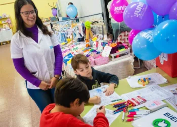 Promueven hábitos saludables y buenas prácticas alimentarias en el barrio Mayor López