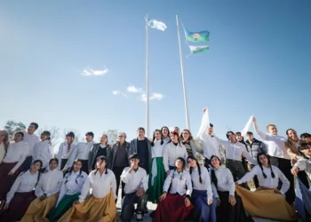 Kicillof inauguró dos nuevos edificios para escuelas secundarias