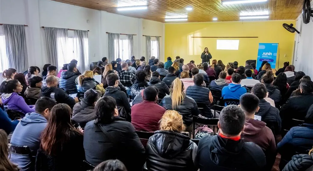 Curso de manipulación de alimentos en barrio Mayor López