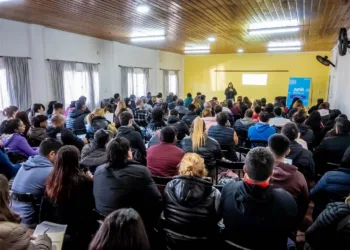 Curso de manipulación de alimentos en barrio Mayor López