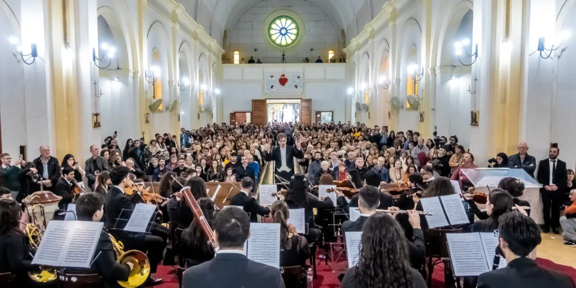 Junín celebró los 10 años del coro Aires de Música con un concierto de más de 120 artistas