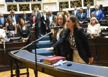 En medio de la tensión en la Legislatura, una diputada camporista desplazó a una kicillofista