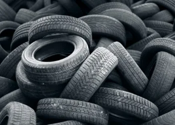 Cambian el sistema de control para autopartes y neumáticos
