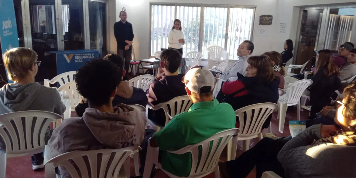 Vecinos de Morse asistieron a un curso para tramitar la licencia de conducir