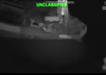 Estados Unidos lanzó un misil contra un petrolero en el Golfo Pérsico