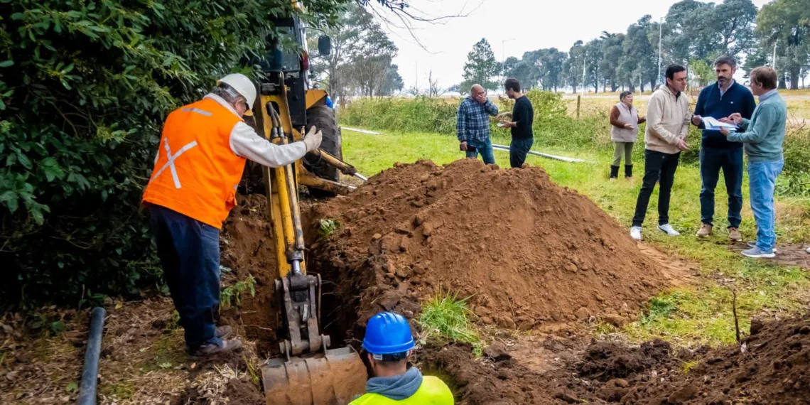 Obras de extensión de agua corriente y cloacas en barrio 11 de Julio