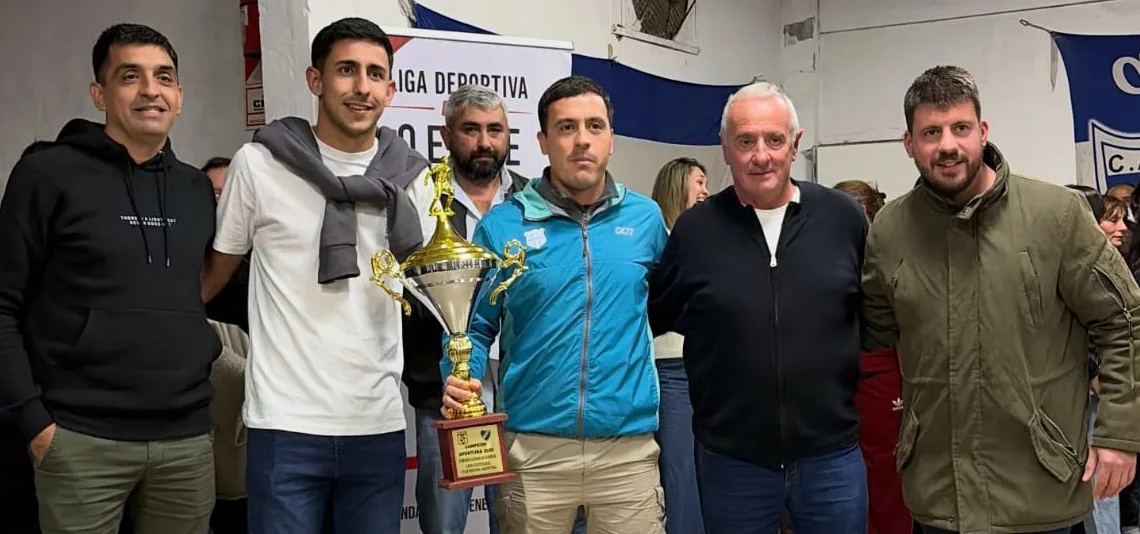 La Liga Deportiva del Oeste entregó los premios y coronó a sus campeones
