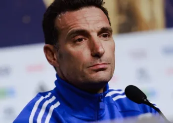 Scaloni: “Lo siento por no haberles podido traer otra copa”
